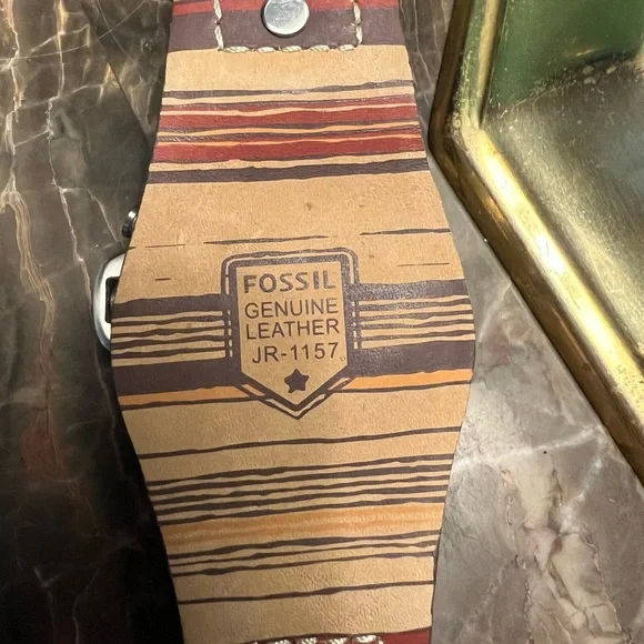 Barely worn men’s Fossil Watch.  In excellent condition. - Picture 5 of 7